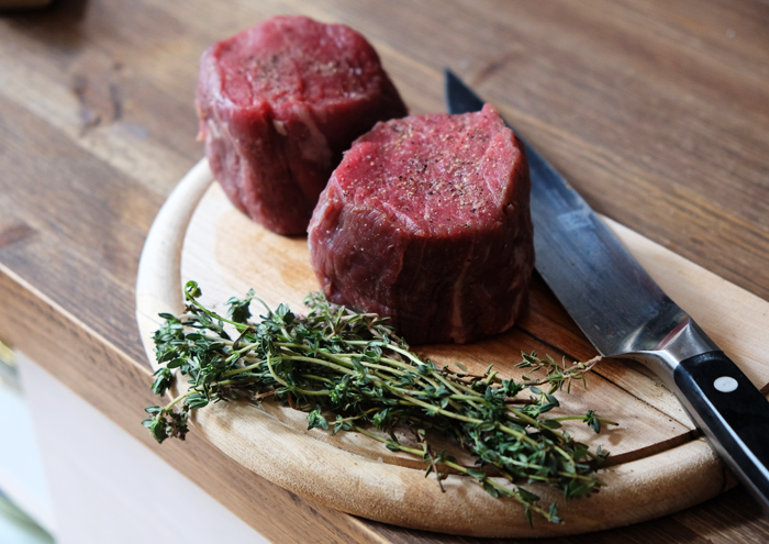 Rinderfilet in zwei Steaks halbieren